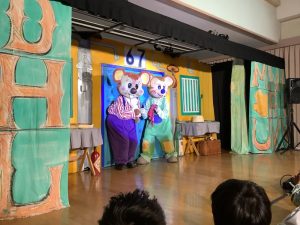 全園児⭐︎劇団バクの劇を見ました！