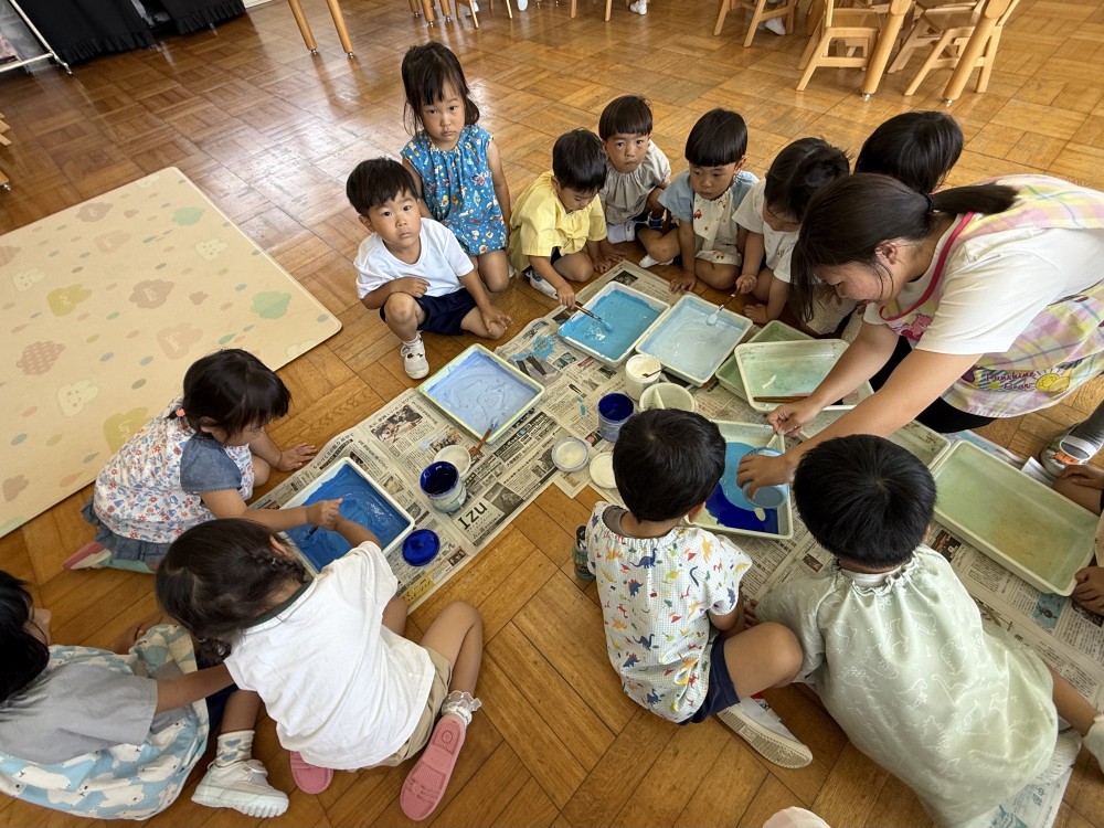 年少☆えのぐ遊び